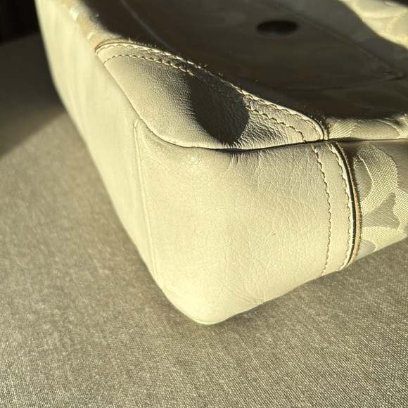 Coach Signature Small Tote Ivory Cream D06K-10142 - Picture 9 of 13